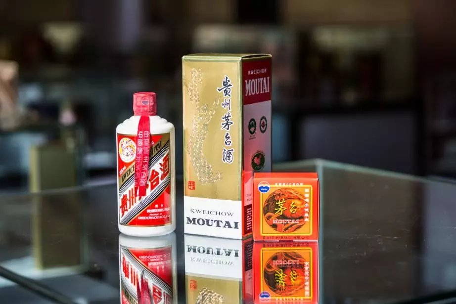 你知道茅台酒是怎么从2块钱涨到1499块的吗？