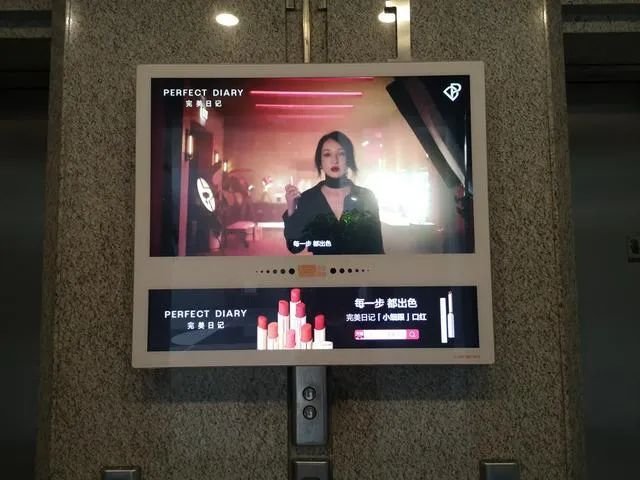户外广告扎堆，在线招聘平台“疯抢”线下流量！