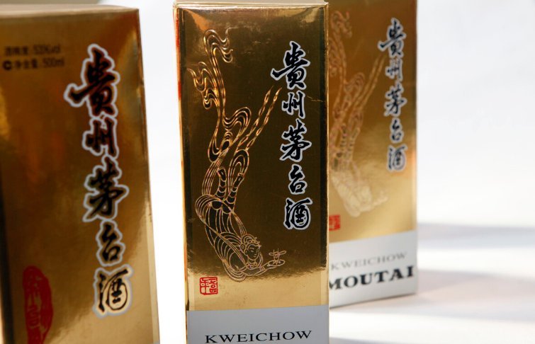 茅台酒价格连续下跌，是什么原因让茅粉直呼退钱？