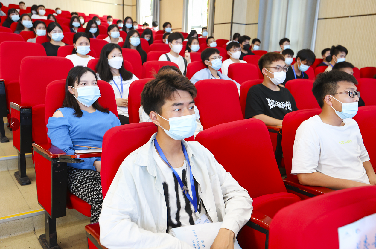 “筑人才 强省会”高校毕业生就业训练营在贵州工商职业学院举行