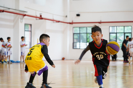 篮球筑梦想 奋勇向前进 ——2022年观山湖区中小学生校园篮球比赛火爆开赛！