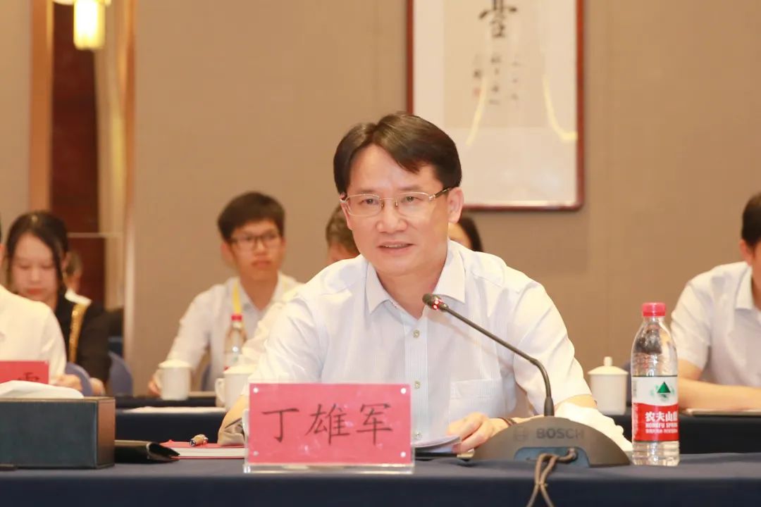武大校友企业家联合会到访茅台集团