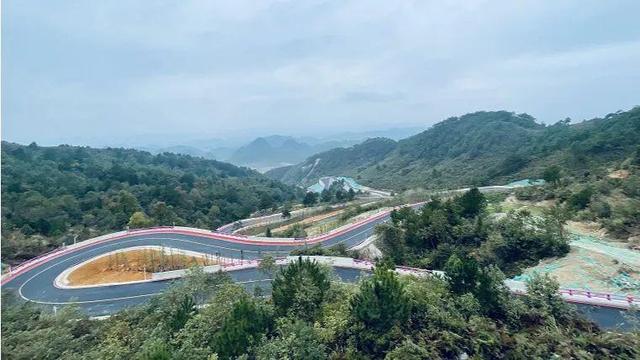 贵阳秋名山！贵州建工集团溪南公司承建的高坡旅游小环线项目正式宣告通车