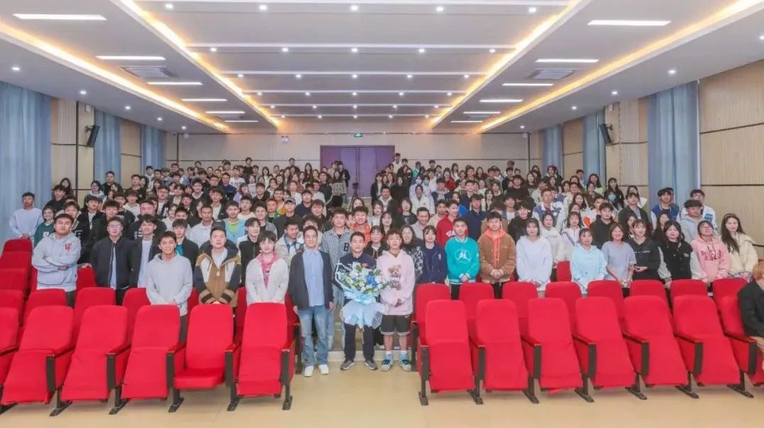 榜样力量 | 世界冠军邓书弟：人生不设限 做自己的冠军