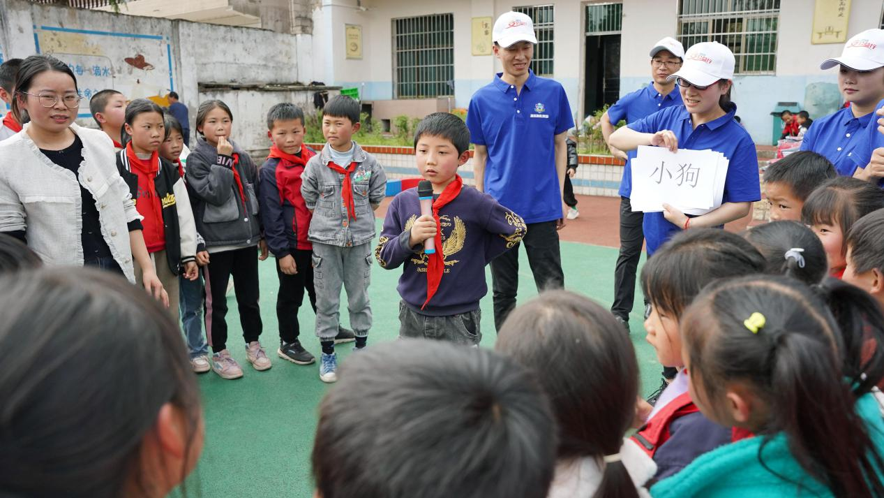 爱心企业固达电缆集团走进乐平镇高原小学，助力乡村教育发展！