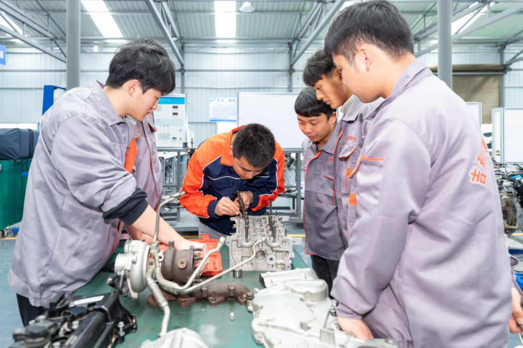 贵州工商职业学院以就业为导向彰显现代职业教育使命担当