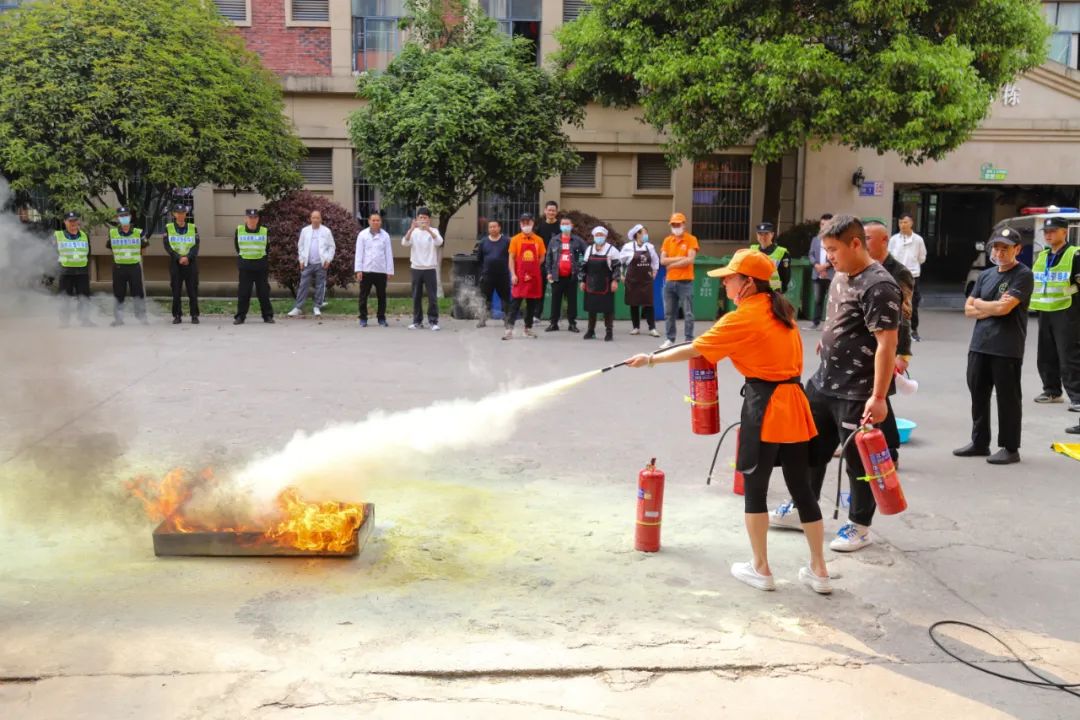 以练为战，防患未然 | 贵工商开展反恐防暴及消防救援演练！