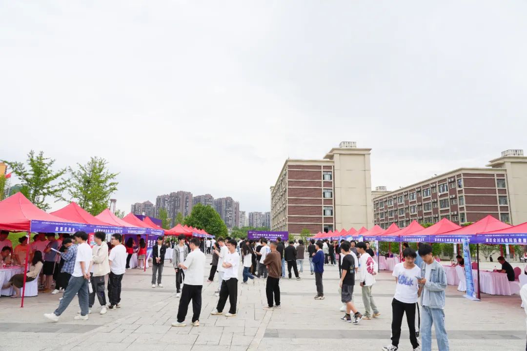 “职”等你来 | 苏州市、宿迁市人社局带企“送岗进校” 与贵州工商职业学院毕业生达成初步就业意向257人