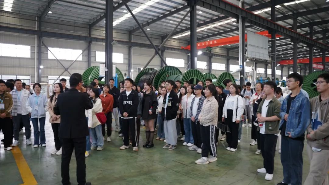 安顺学院师生赴固达电缆集团参观学习