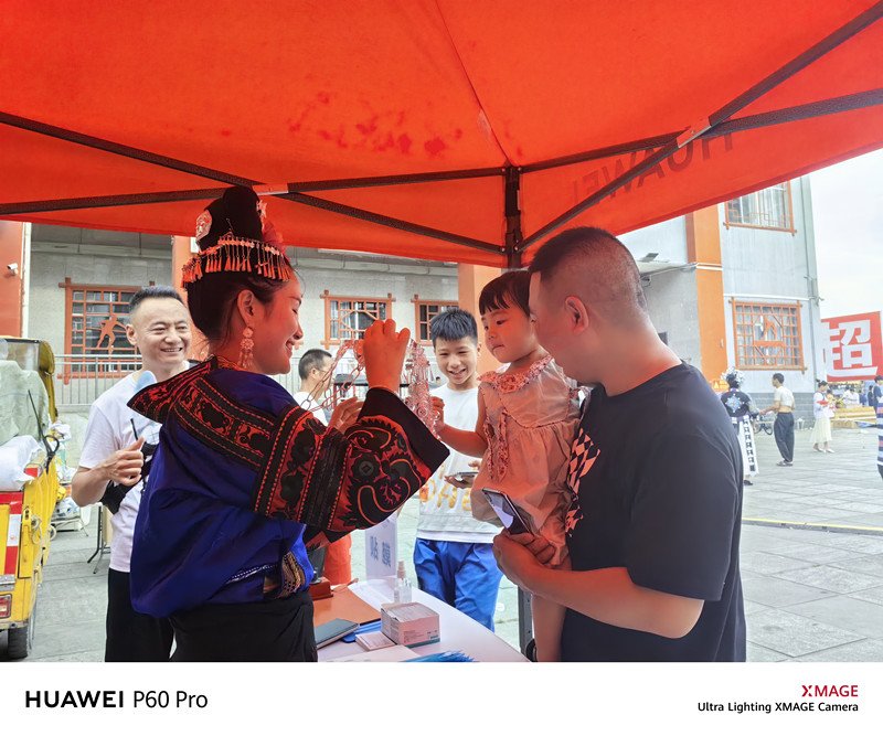 村超最暖风景线！温暖服务为游客排忧解难