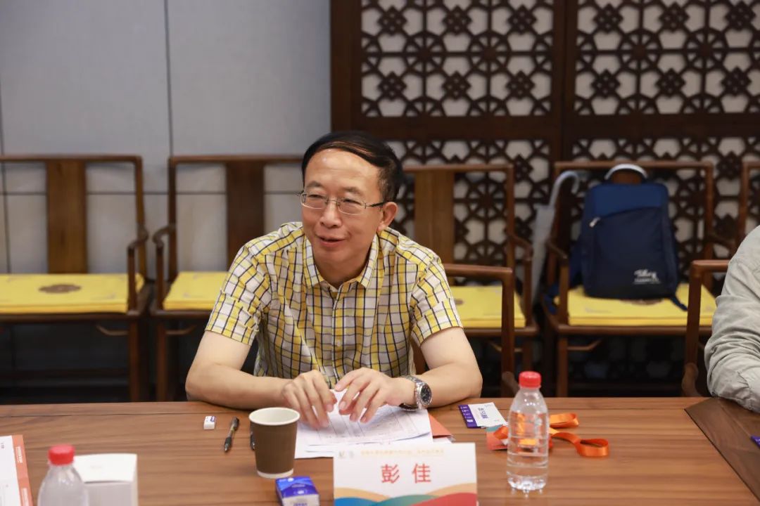 全球大学生体育文化公益广告作品评审会在中国传媒大学顺利举行