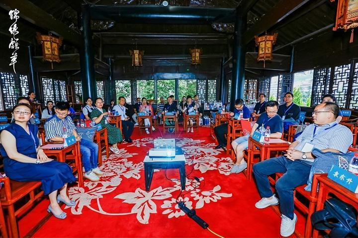 “锦绣颇革”——贵州省妇联项目“智慧锦绣·贵州妇女特色手工艺创新研发基地”年度成果展开幕