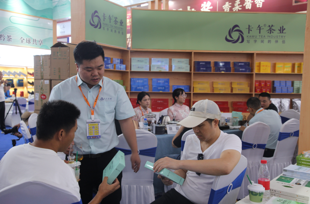 贵酒贵茶敬贵人——贵州绿茶品牌集群亮相第十二届酒博会