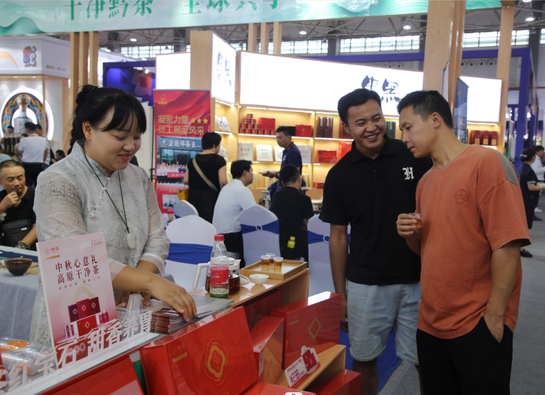 贵酒贵茶敬贵人——贵州绿茶品牌集群亮相第十二届酒博会