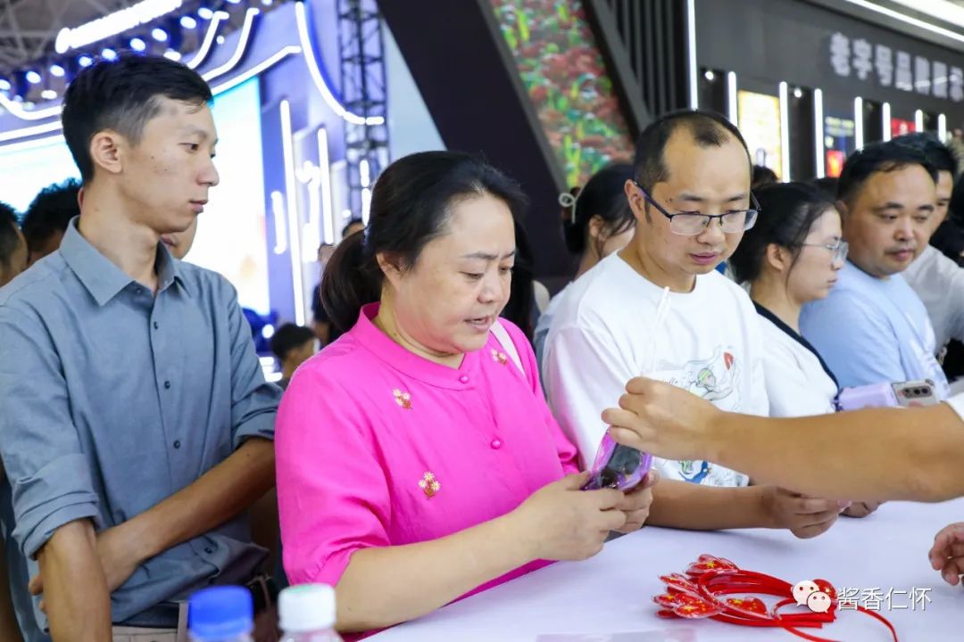 【聚焦酒博会】看展览、猜灯谜，仁怀五号馆热闹非凡