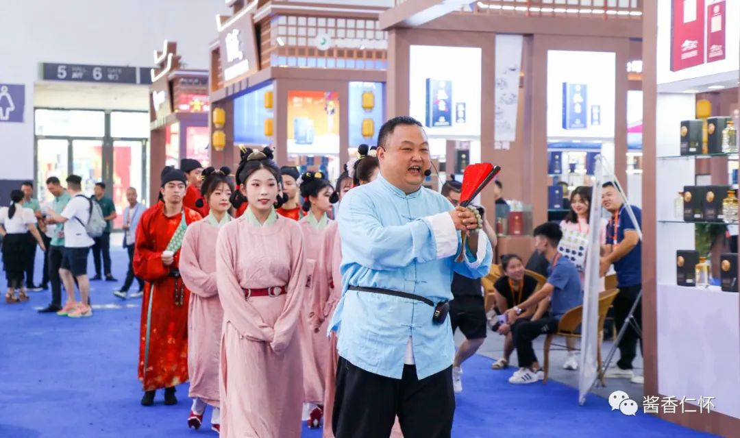 【聚焦酒博会】看展览、猜灯谜，仁怀五号馆热闹非凡