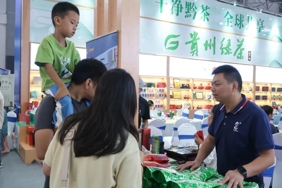 酒博会上那抹“绿”丨走，到酒博会上品贵州绿茶去~