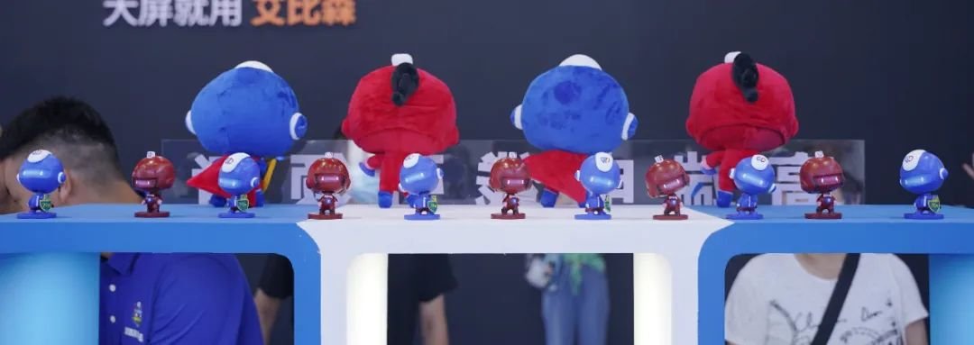 爆款公仔，火热出圈！小固小达贵阳地铁漂流“一秒抢空”