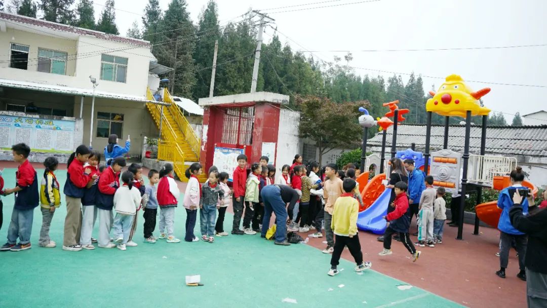 助力乡村教育 | 固达集团公益行再次走进乐平镇高原小学