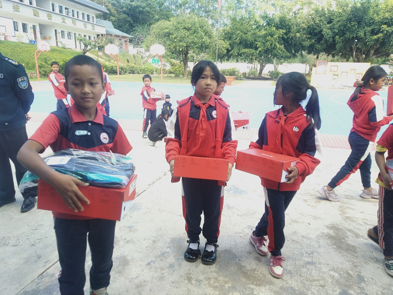 京东童装童鞋发起公益捐赠  助力云南班文村儿童温暖过冬