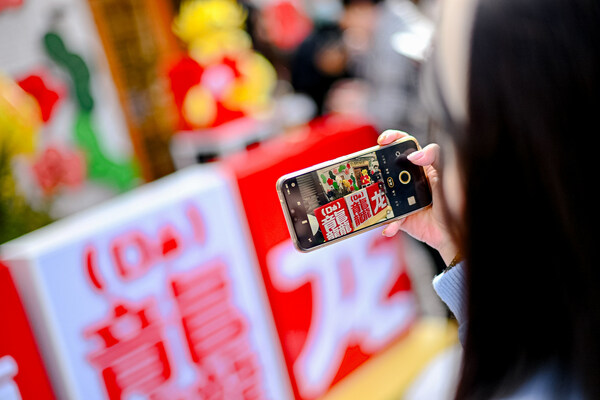 FILA龘龘龙惊喜现身上海，FILA破次元打造“龙龘启运”惊喜互动