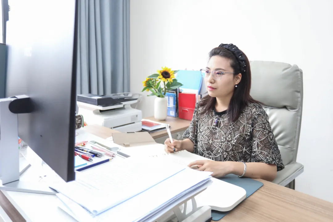 贵州省五一劳动奖 | 赵红：愿当“提灯人”，照亮学生成长成才路