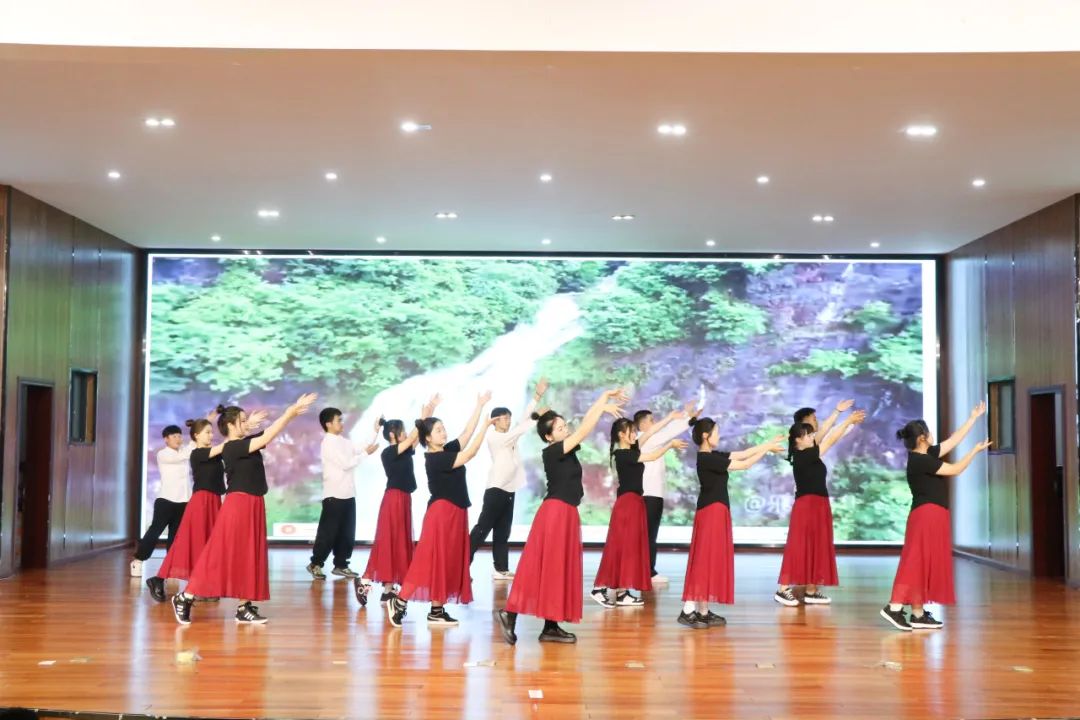 青春向党，奋斗强国，魅力舞动新征程｜贵工商举办2024年文化艺术节舞蹈大赛决赛