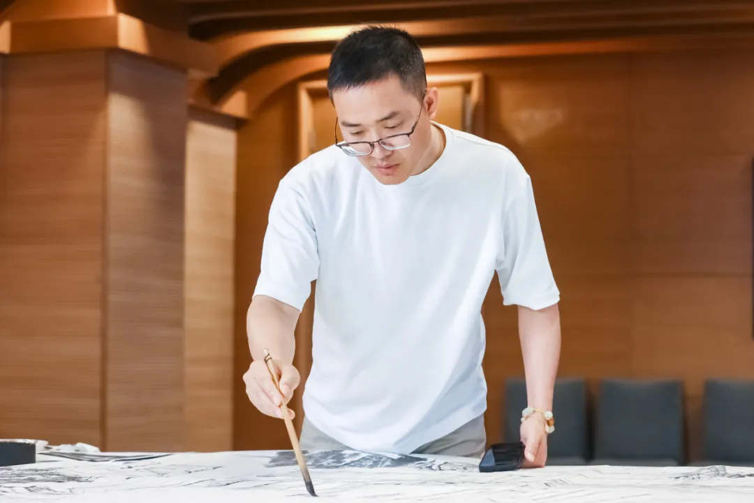 珍酒携手贵州书画名家，共绘酒香墨韵融合新篇章