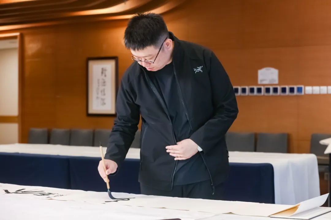 珍酒携手贵州书画名家，共绘酒香墨韵融合新篇章