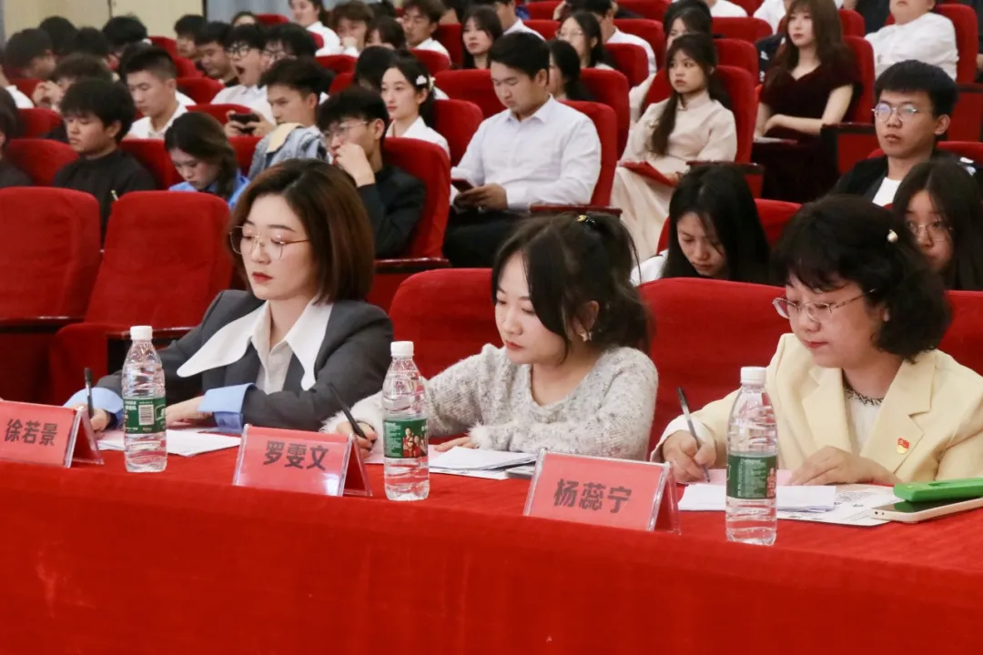贵州工商职业学院“忆峥嵘岁月·赞青春华章”朗诵比赛总决赛圆满落幕
