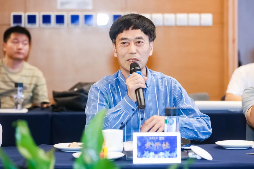 珍酒携手贵州书画名家，共绘酒香墨韵融合新篇章