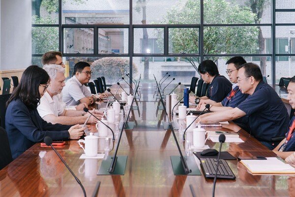 TÜV南德调研团拜访日立电梯，共商可持续发展全方位合作