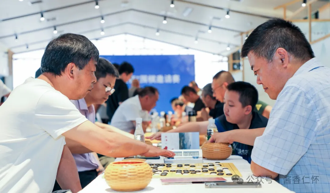 职业业余共弈仁怀 酒庄又闻国粹玄音