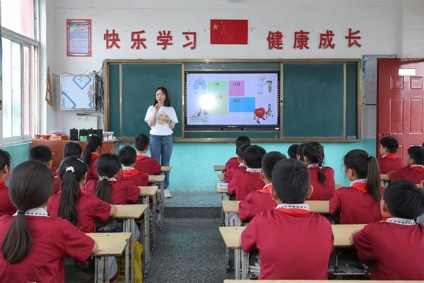 欧姆龙助力乡村教育：人民日报希望小学公益捐赠仪式圆满举行