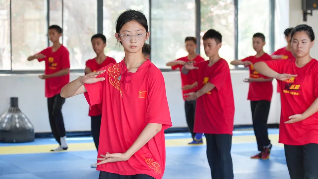 2024年全国青少年武术太极拳和短兵训练营在贵州工商职业学院开营