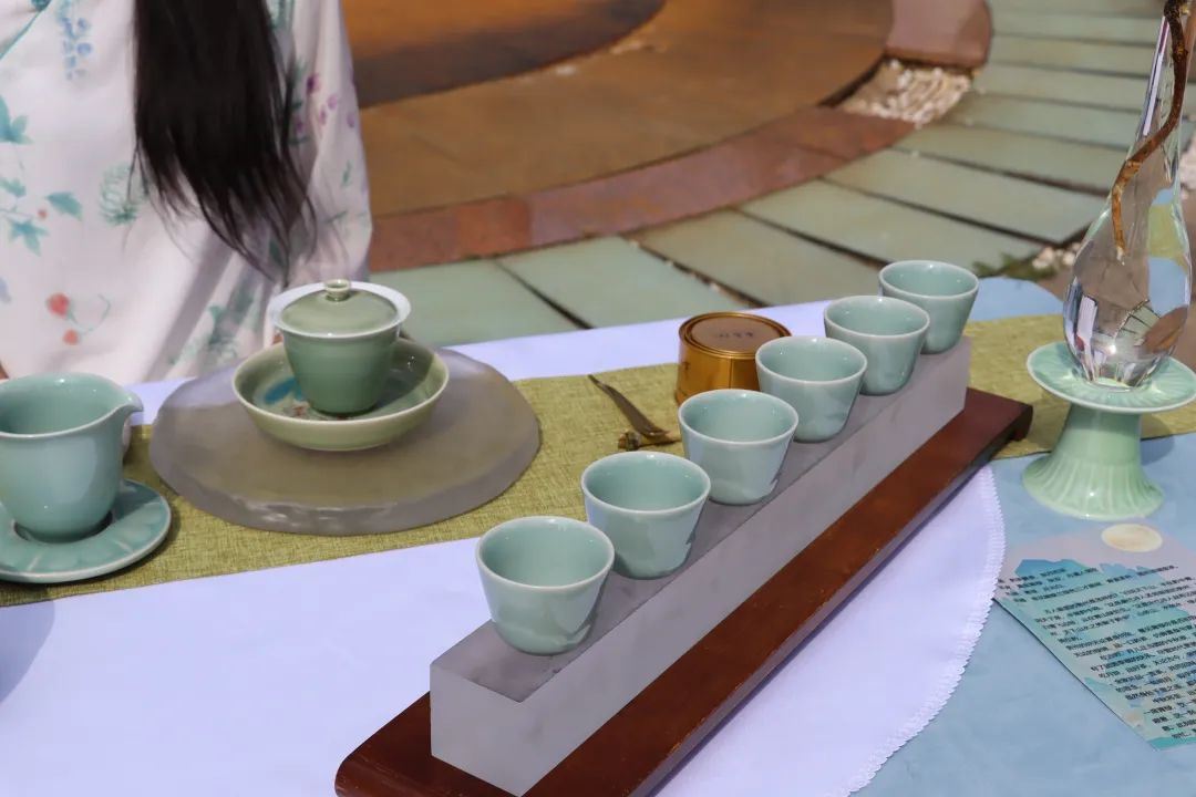 2024“黔茶飘香•如月而至”茶席设计评选赛在贵阳南明河畔举行