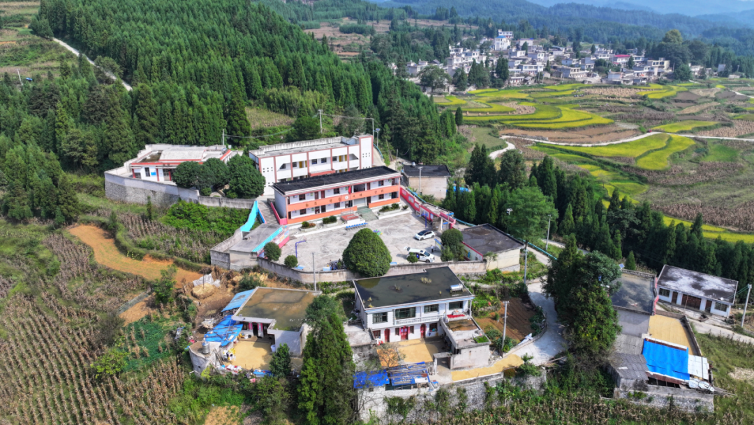 “爱心助学·情系校园”固达电缆集团赴十字乡马场小学开展公益活动