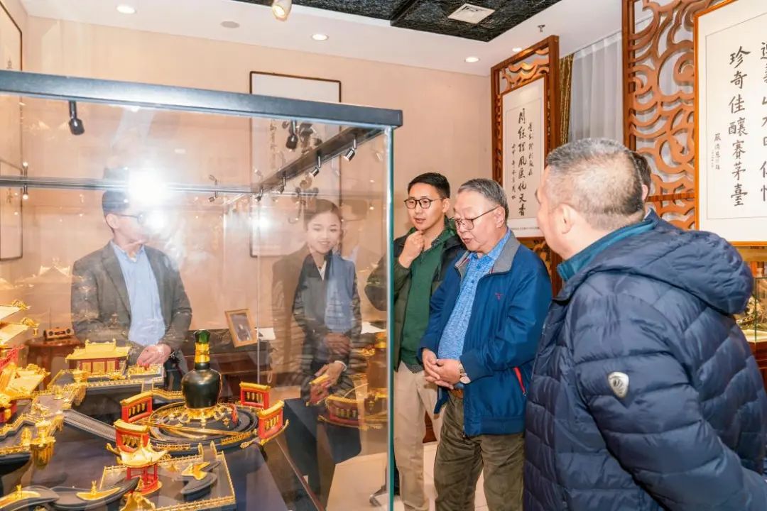 蒙古智库媒体友好人士考察团到访贵州珍酒