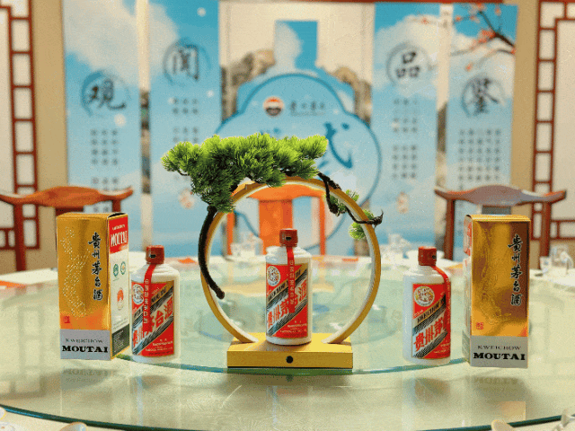 茅台与消费者温暖相拥，营销再升温
