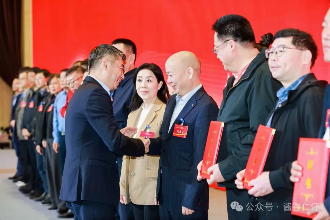 中国酒类流通协会换届 李武等当选副会长