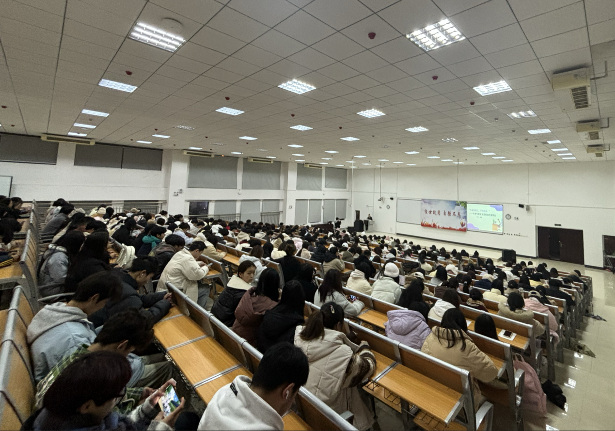规划先行 “职”引未来——贵安新区为两百余名大学生提供职业指导