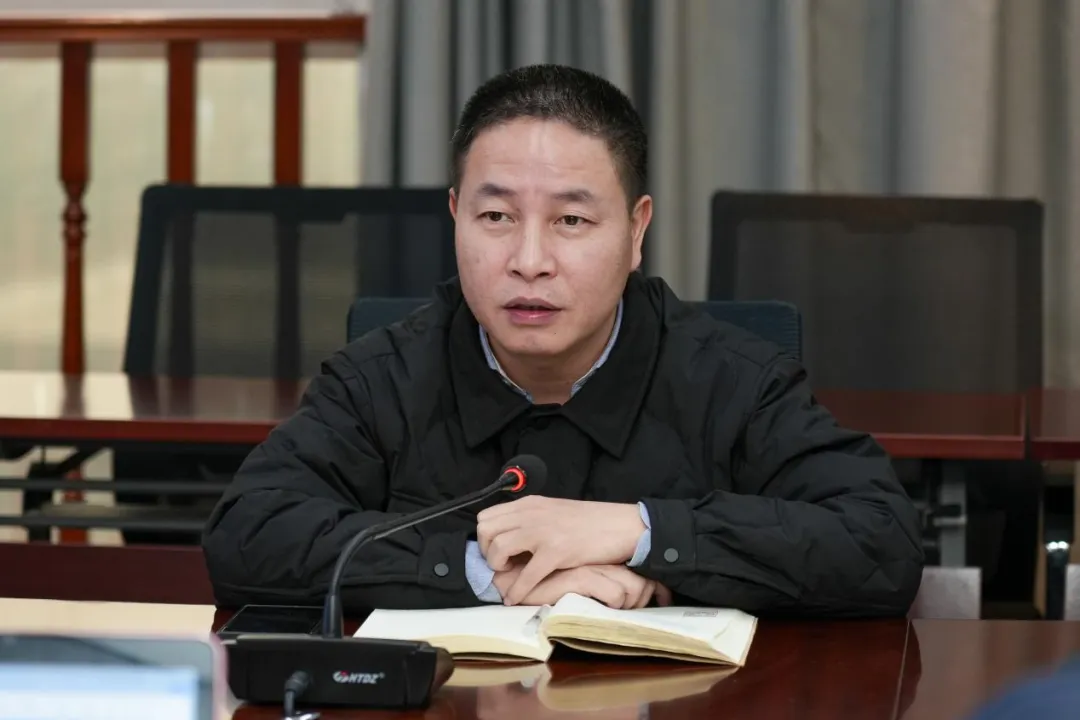牵手清华！共同开展“中国大学生学习与发展追踪调查（CCSS）”