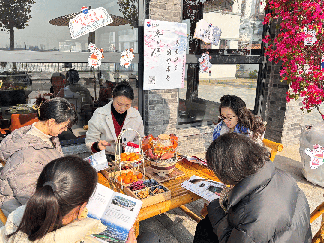 为“茅友”提供“三重价值”，茅台经销商助力“双节”火热开局
