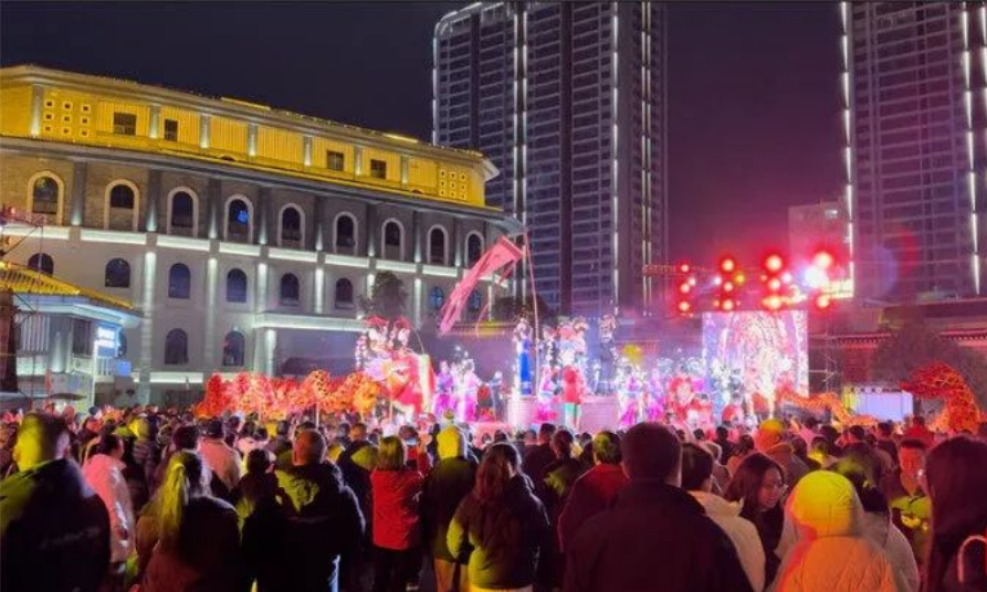 贵州：春节旅游人气旺 各地景点业态丰富