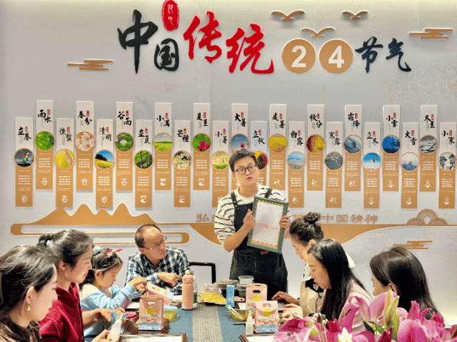 含“文”量十足，茅台经销商与“茅友”共酿文化春雨