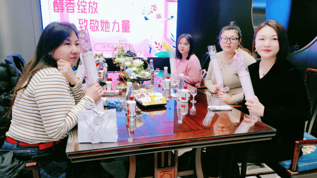 茅台花样营销，与“她”奔赴美好生活