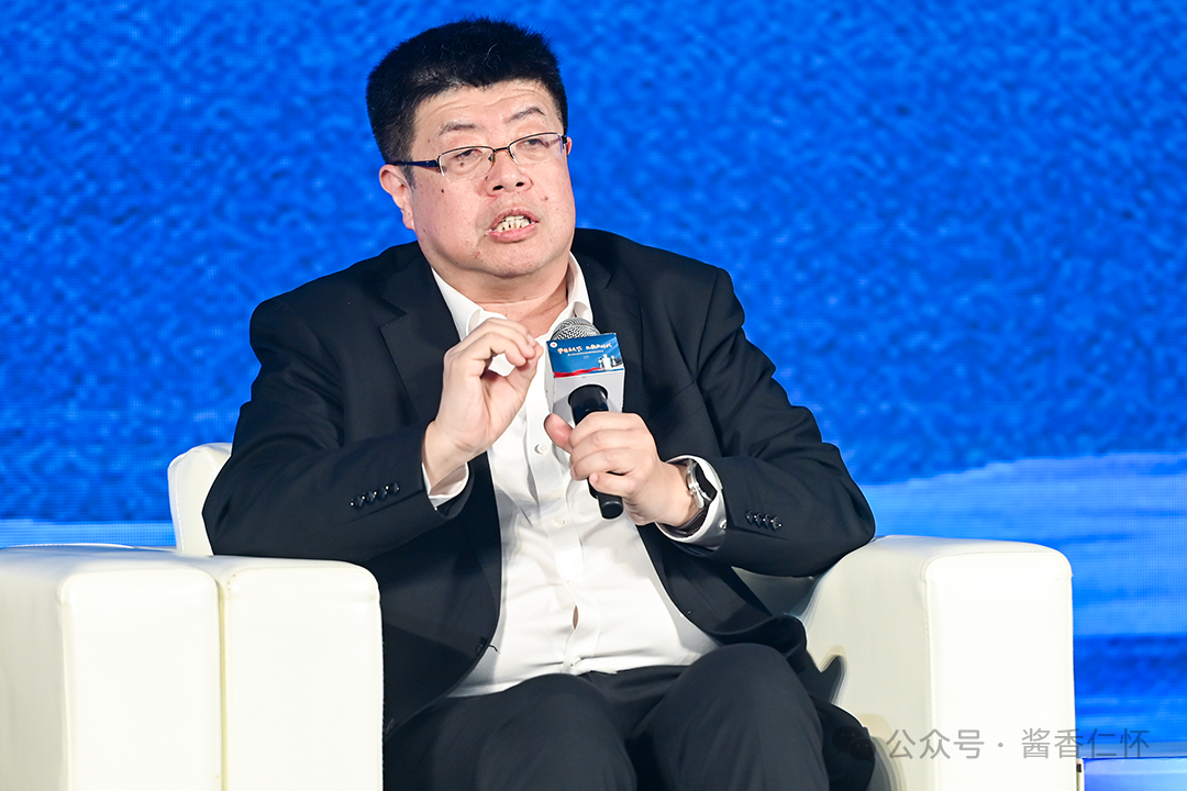 秦书尧、徐岩、张颐武、周海滨、王赛时，共话仁怀酱酒产业文化赋能与协同创新