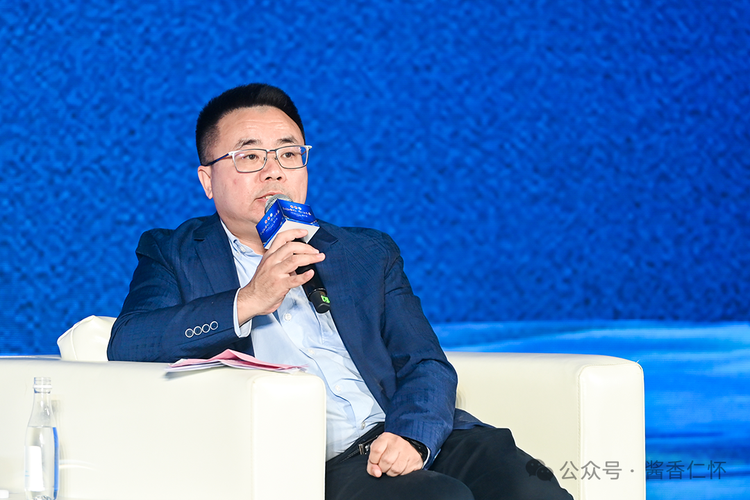 秦书尧、徐岩、张颐武、周海滨、王赛时，共话仁怀酱酒产业文化赋能与协同创新