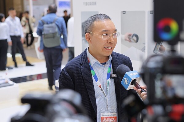 直击AWE2025 | HIZERO赫兹携新品发出「干净好用」宣言，吸引央视等媒体报道