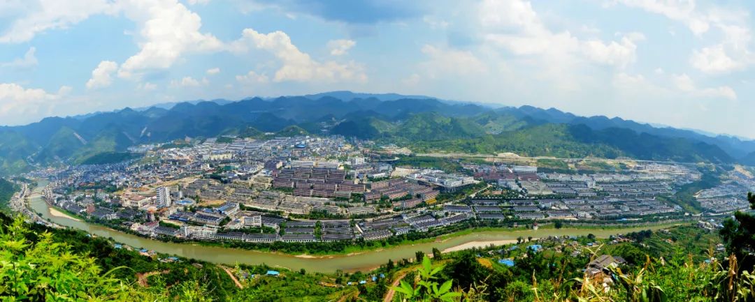 陈果：把赤水河地情“装进”图书馆